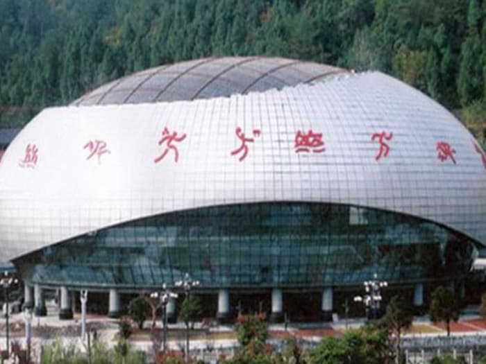 汕头体育中心球形网架加工安装